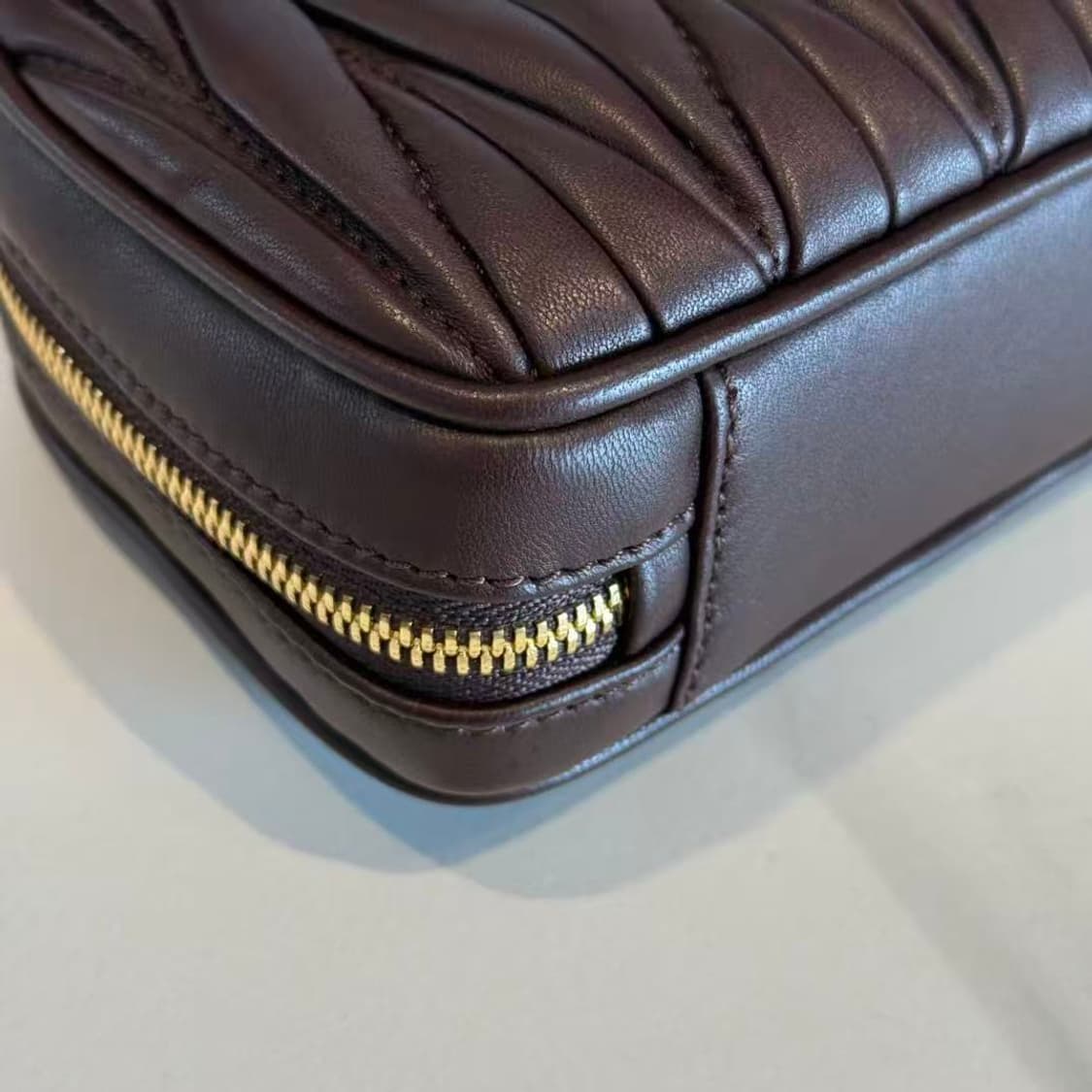 미우 미우 아르카디 마테라쎄 나파 레더 미니백 블랙2 상품이미지5