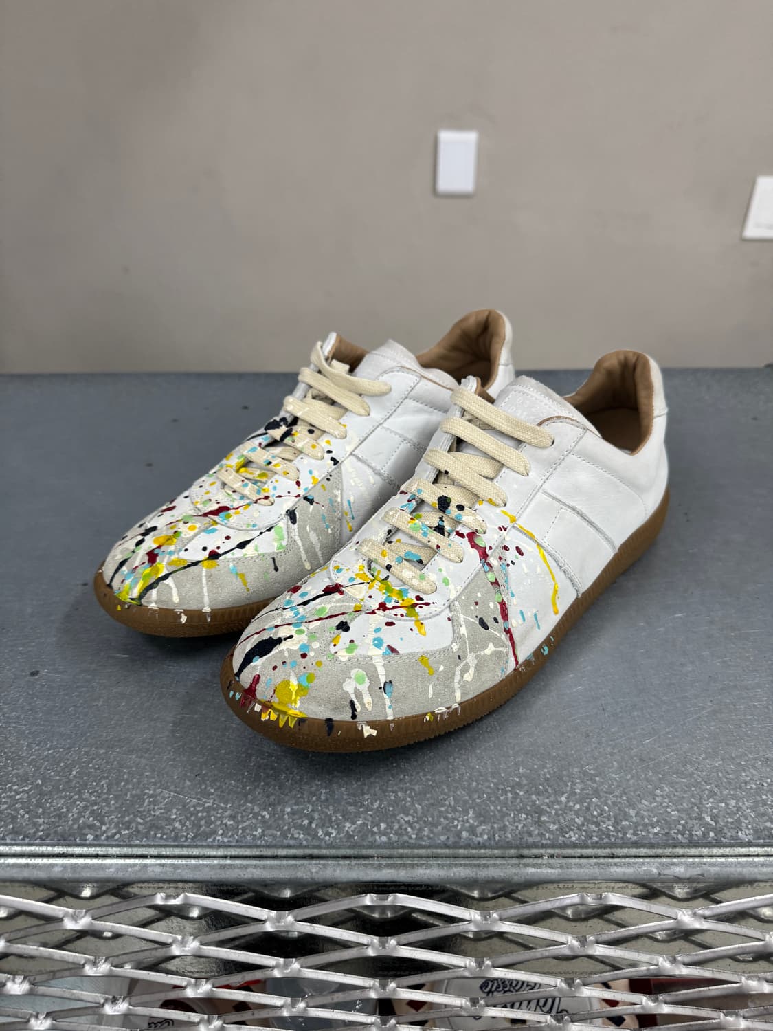 마르지엘라 페인팅 독일군 스니커즈 42 상품이미지2