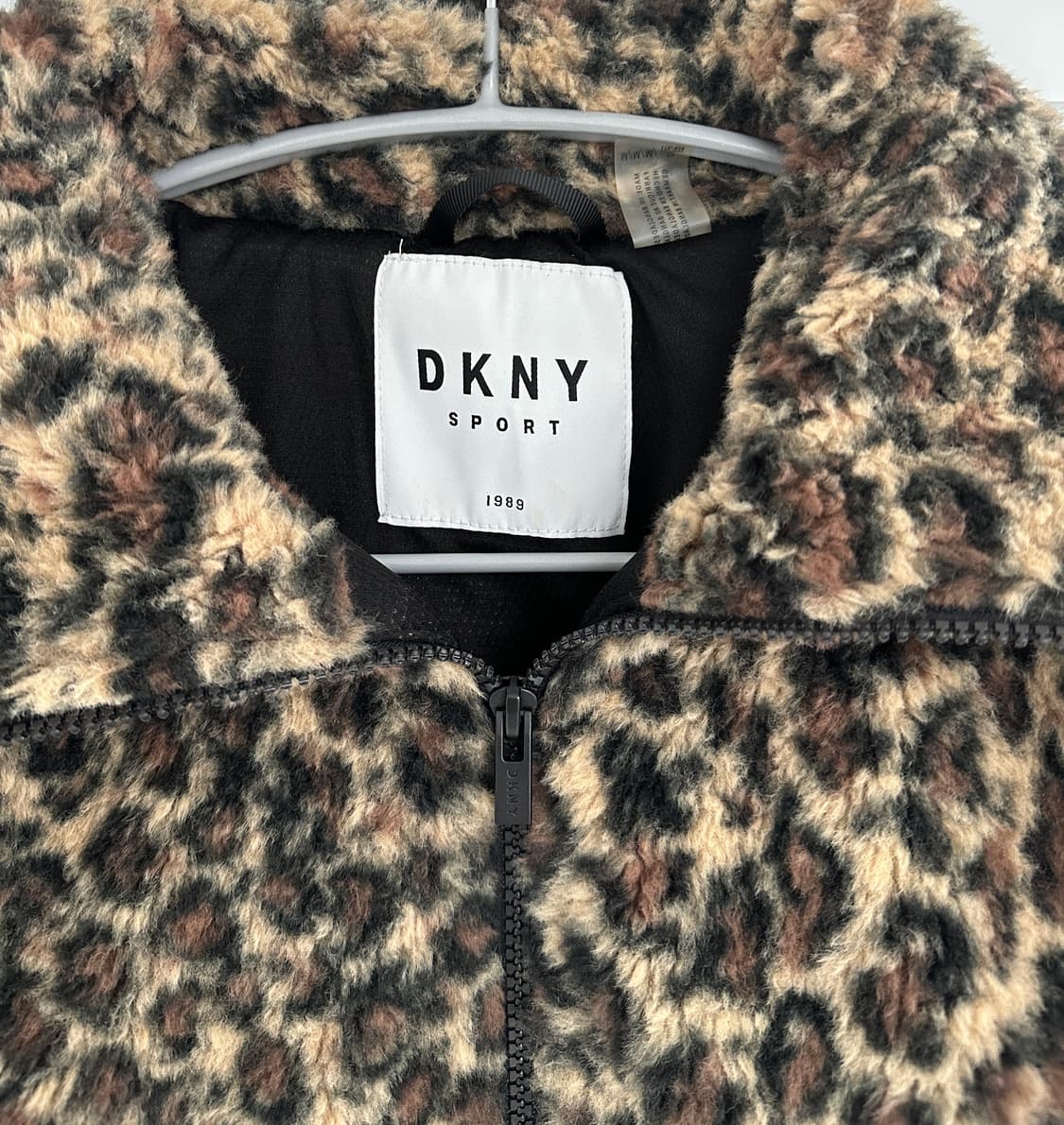 [DKNY] 여성 레오파드 하프집업 상품이미지7
