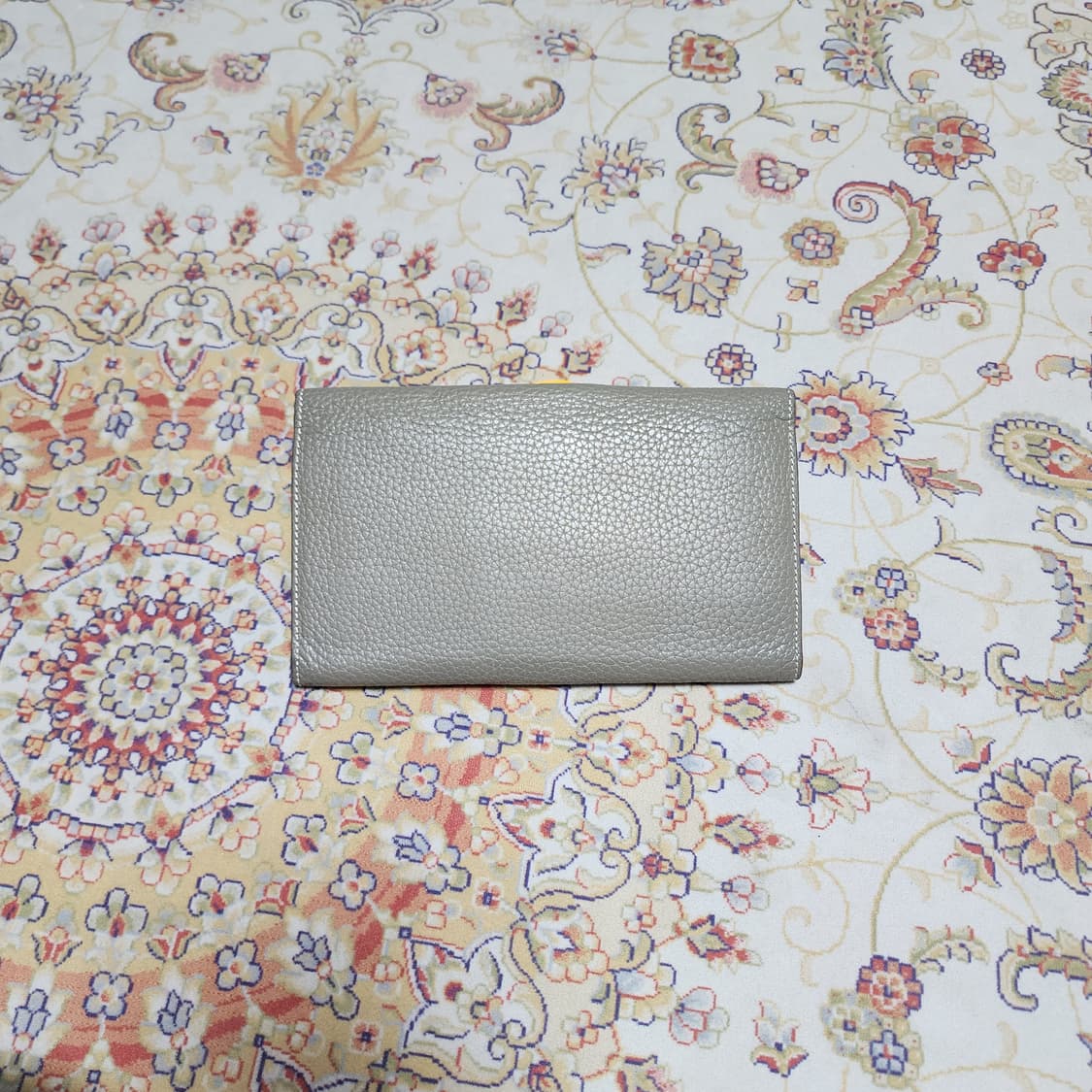 에르메스 콘스탄스 장지갑

 상품이미지2