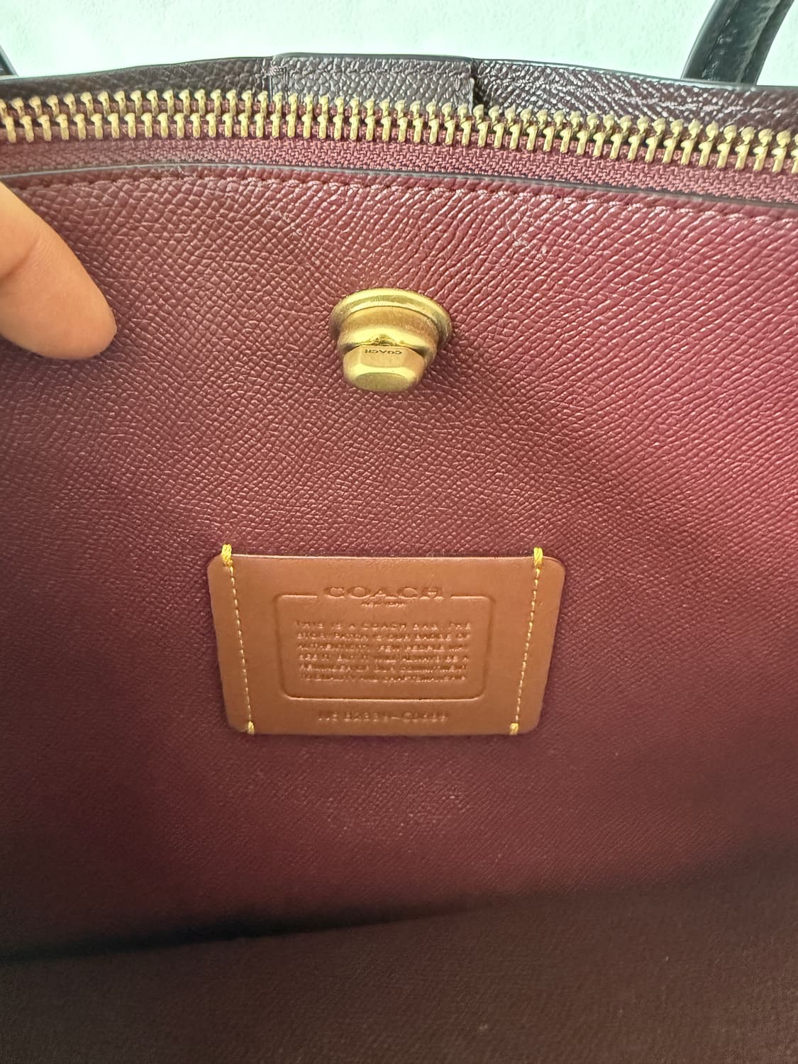 코치(COACH) 레더 숄더백 상품이미지9