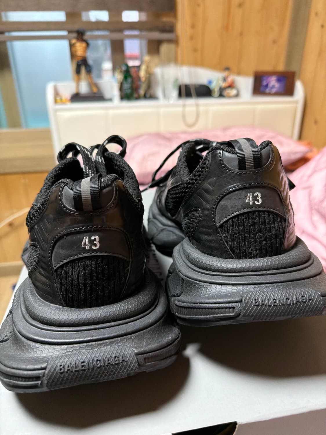 3XL 스니커즈 발랜시아가 블랙 43사이즈 팝니닷 (285) 상품이미지4