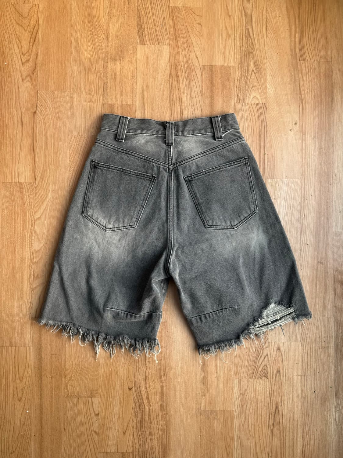 23SS Hara Damaged Denim Shorts  상품이미지3