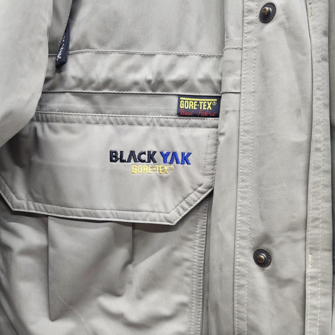 블랙야크 고어택스 바람막이 후드 자켓 95(L~XL) 상품이미지4