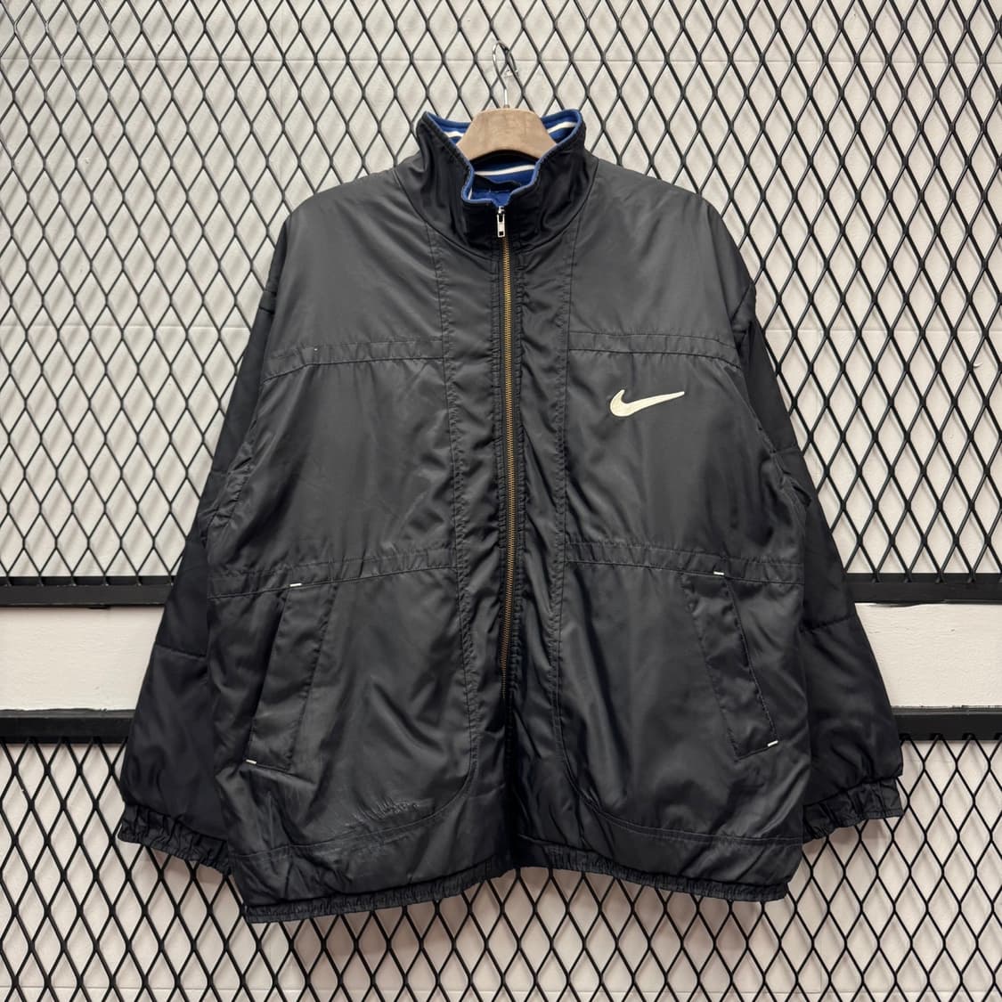 00s 나이키 나일론 점퍼 후면 빅 스우시 로고 포인트 블랙 상품이미지1