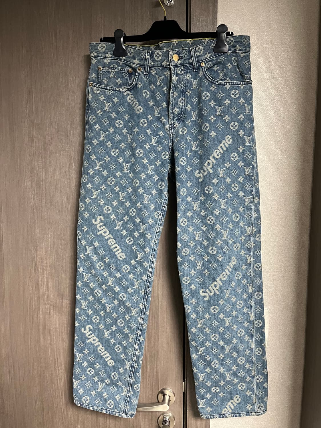 루이비통 슈프림 모노그램 데님 팬츠 33 상품이미지1