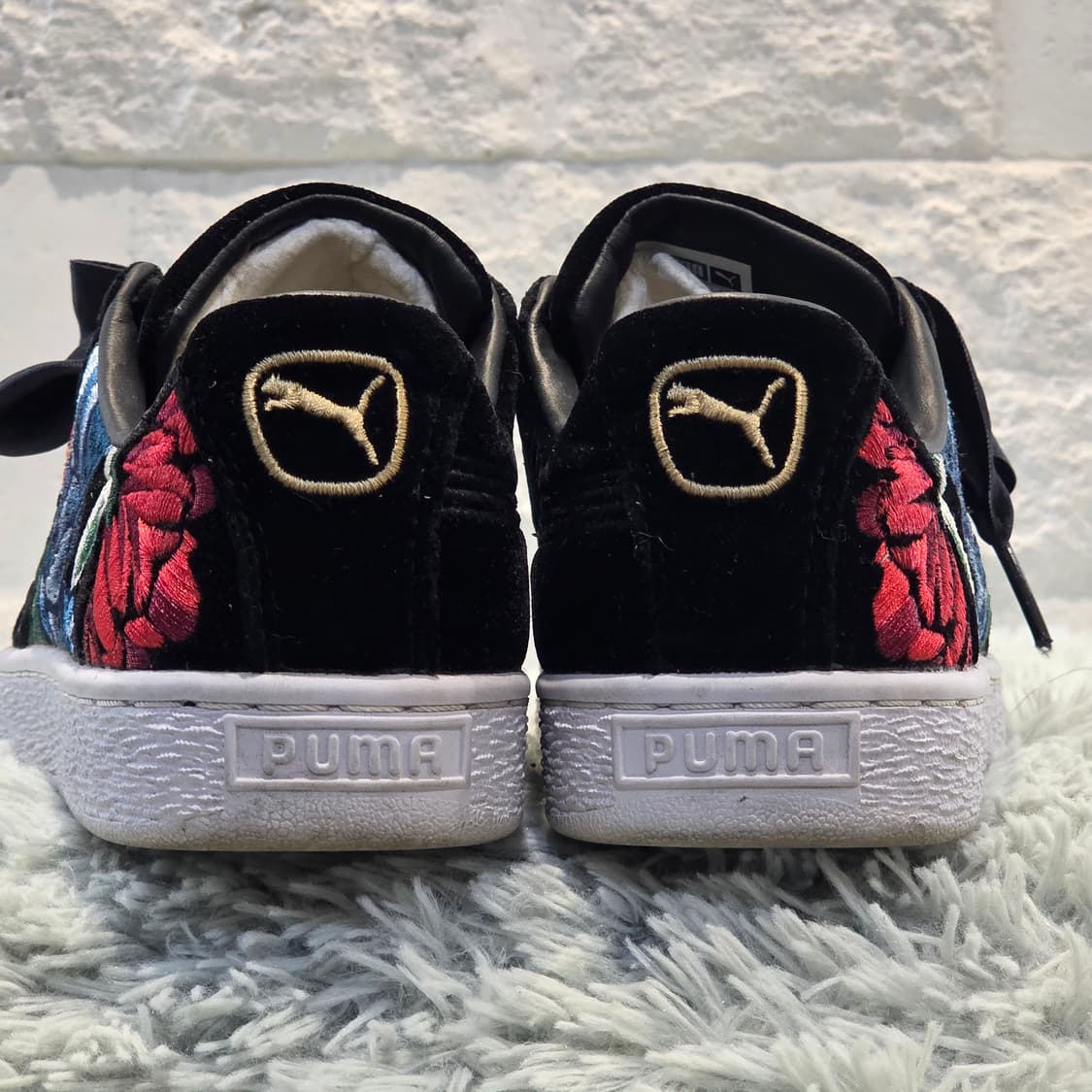 7q-6:푸마 벨벳 플라워 자수 스니커즈 (22cm)-거의새거 상품이미지4