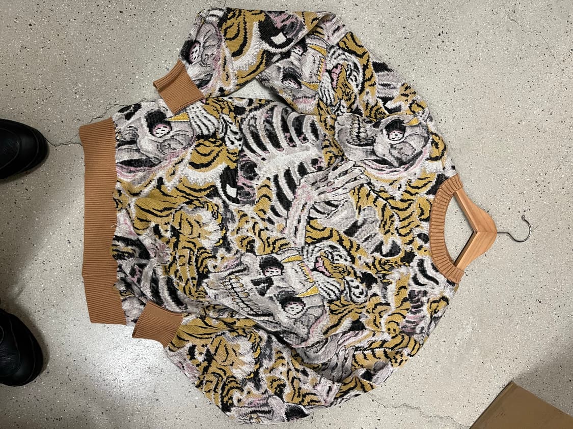 와코마리아 팀레이 니트 L사이즈 팝니다 상품이미지2