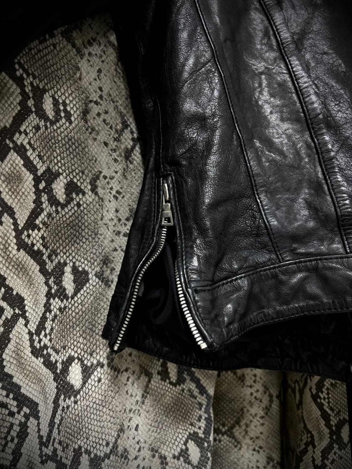 Zip Detail SheepSkin Leather Jacket 상품이미지4