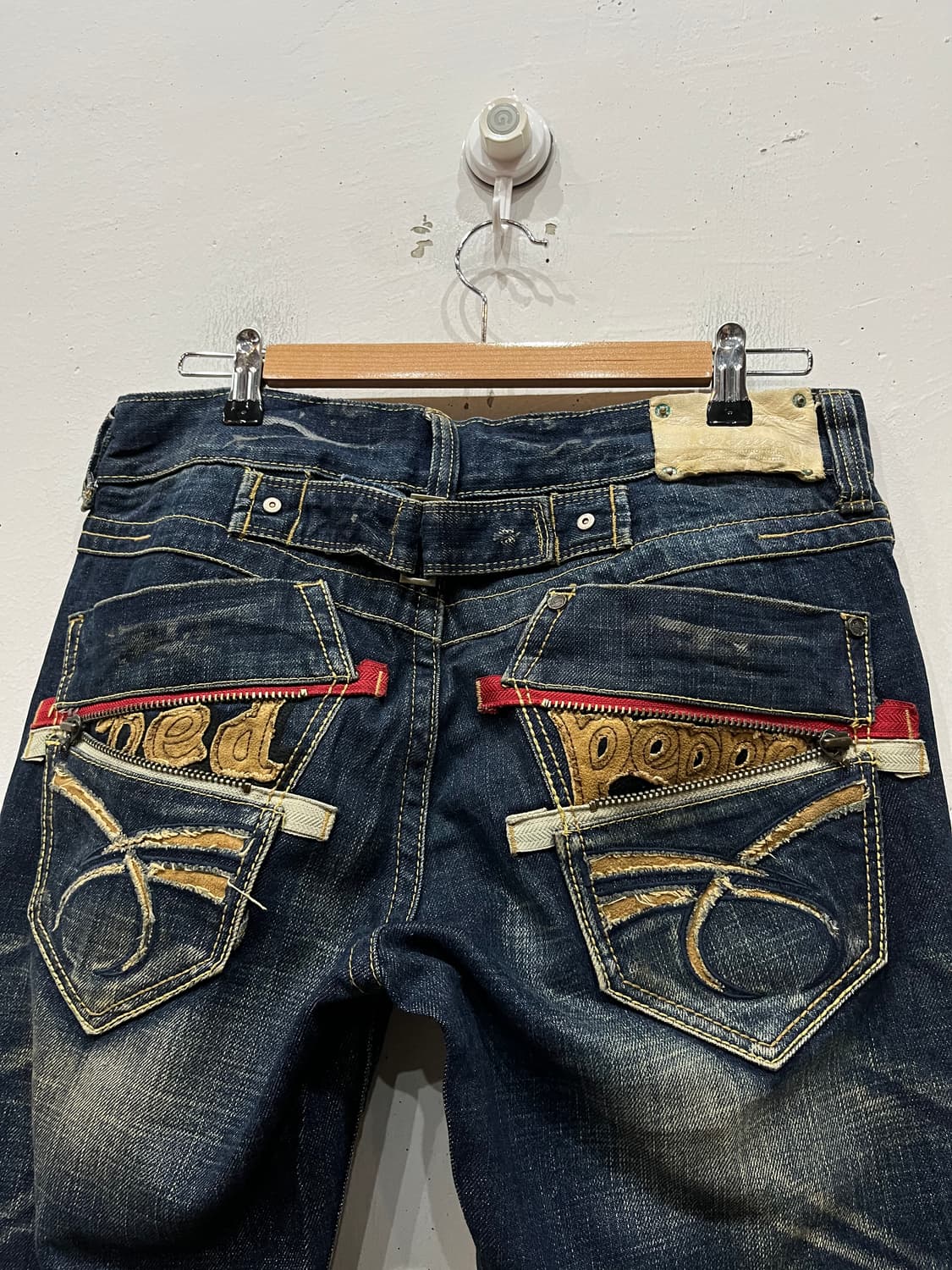 REDPEPPER 레드페퍼 로우라이즈 워시드 펑크 데님팬츠  상품이미지5