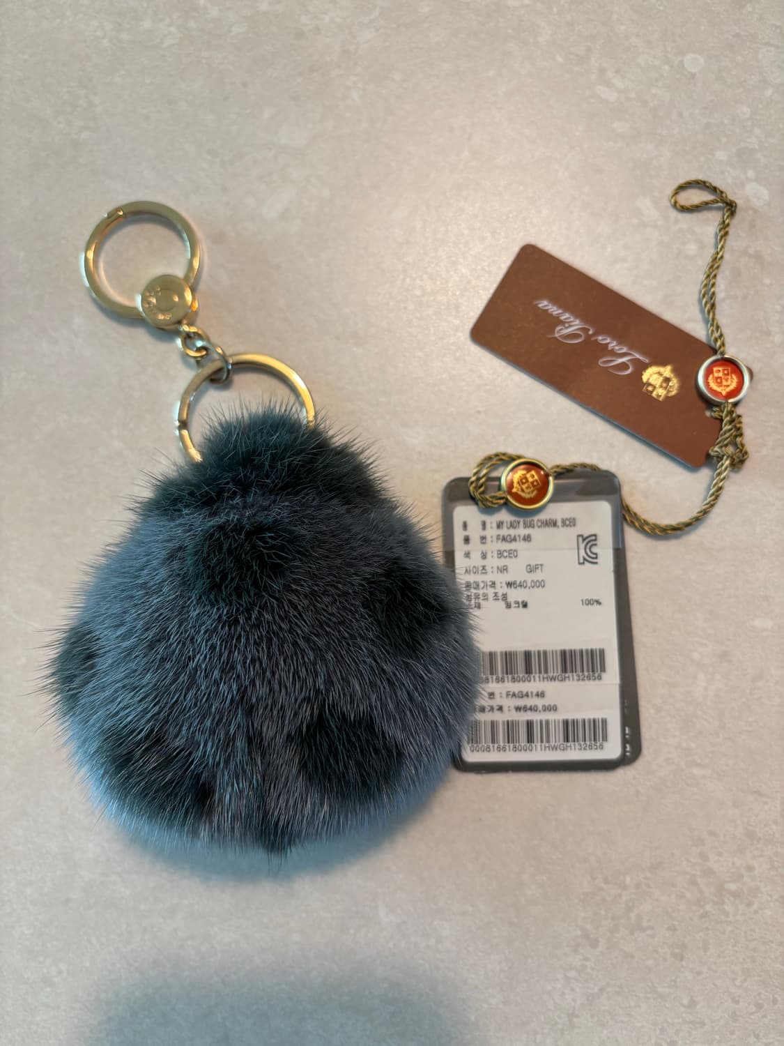 [판매] Loro Piana 퍼 참 키링 / 미사용 새상품 상품이미지1