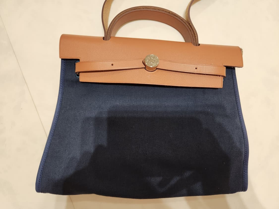 에르백 Herbag 31사이즈 네이비 카멜 안감 핑크 상품이미지1