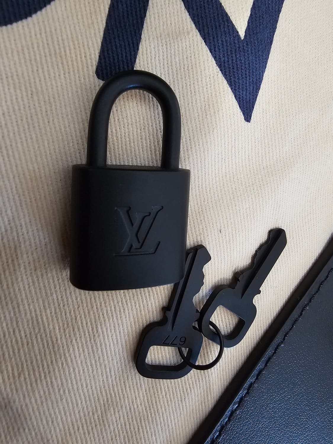루이비통 토리옹 모노그램 키폴50 블랙 신형 25년10월 (새상품) 상품이미지10