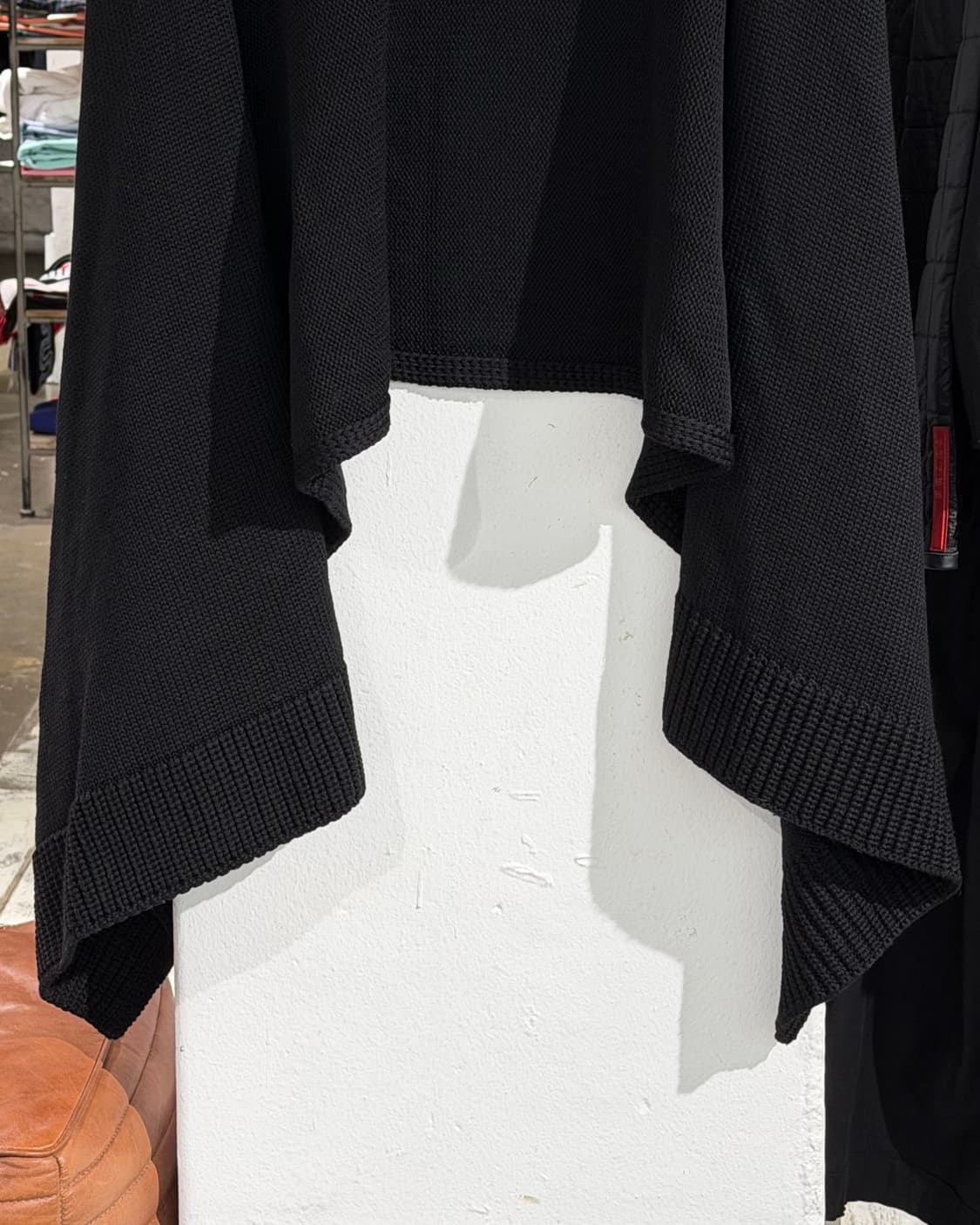 빈티지 마를리 블랙 하이넥 니트 케이프 상품이미지5