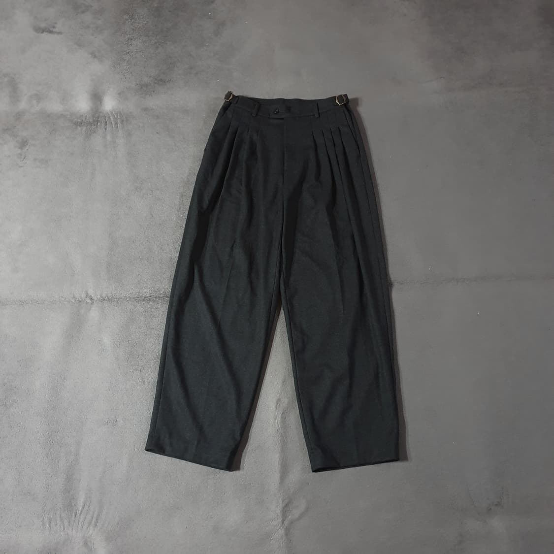 newcheapchic 뉴치프시크 폴드 핀턱 와이드 울 슬랙스 팬츠 차콜 상품이미지1