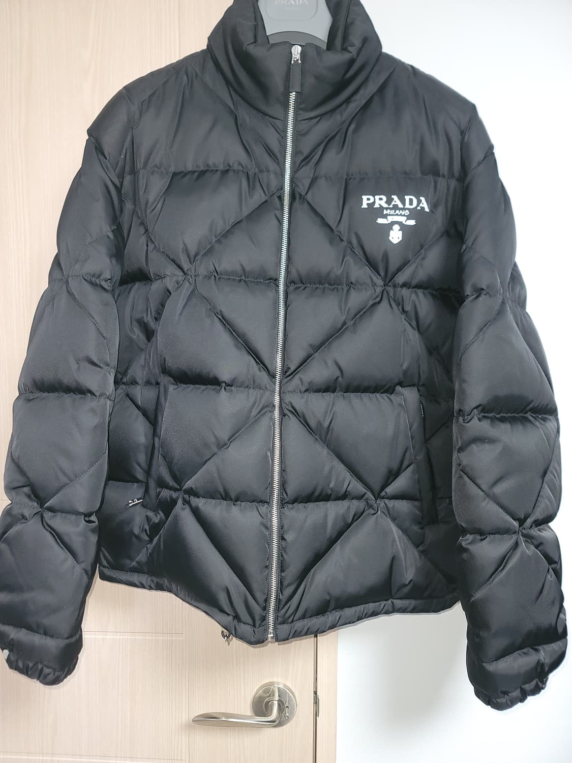 [XL] 프라다 리나일론 퀄팅 패딩 상품이미지1