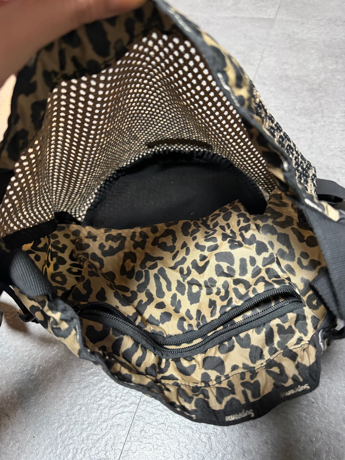슈프림 메쉬 스몰 백팩 레오파드 상품이미지6