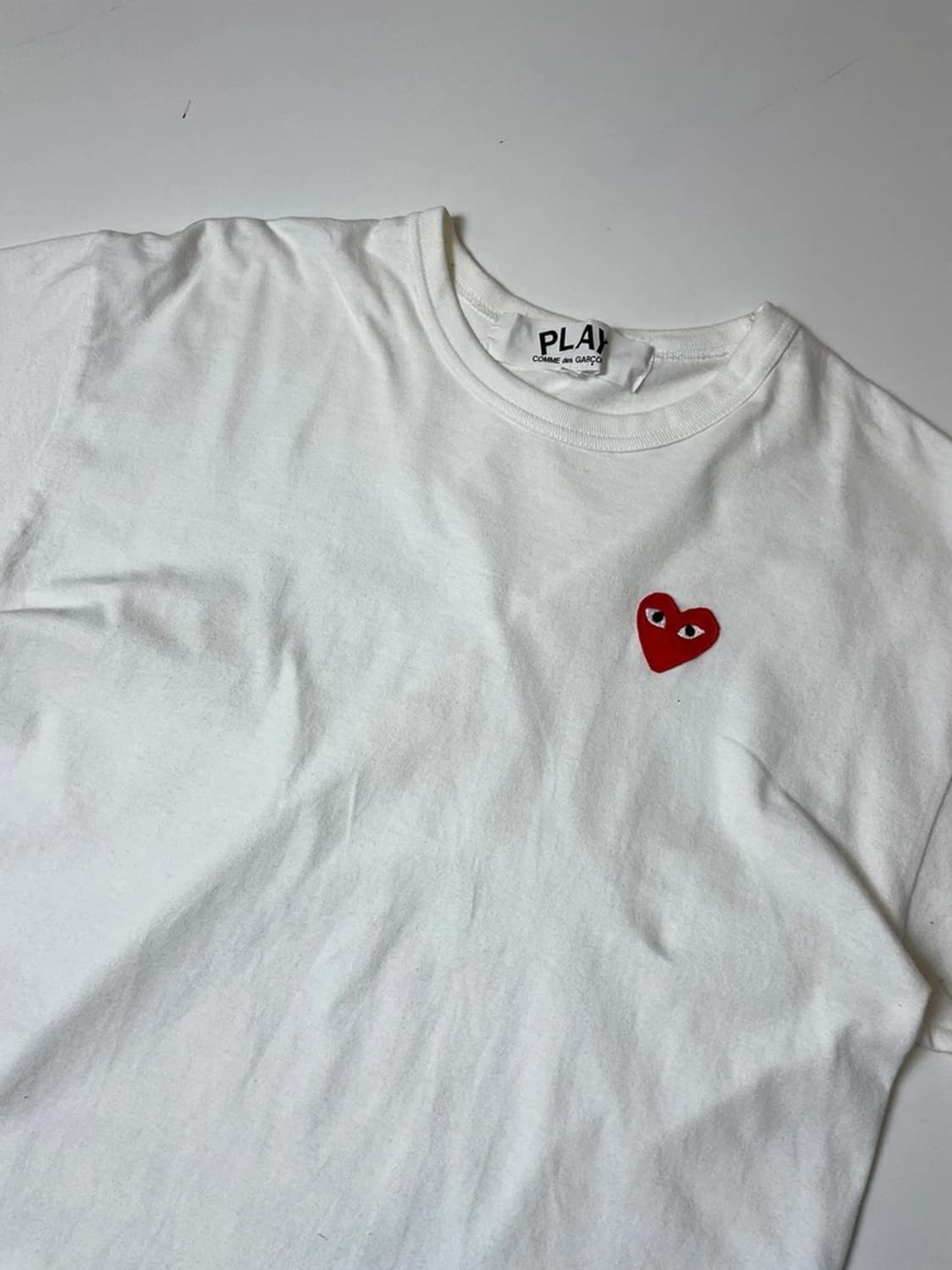 꼼데가르송 레드 하트 와펜 반팔 티셔츠 PN9647 상품이미지2