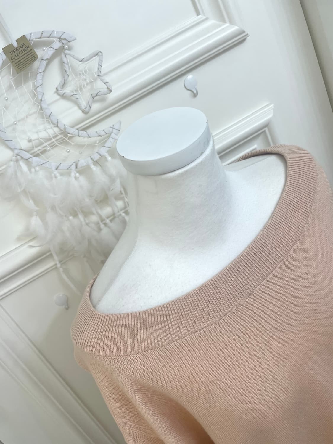 coral off-shoulder loose over knit top 상품이미지7