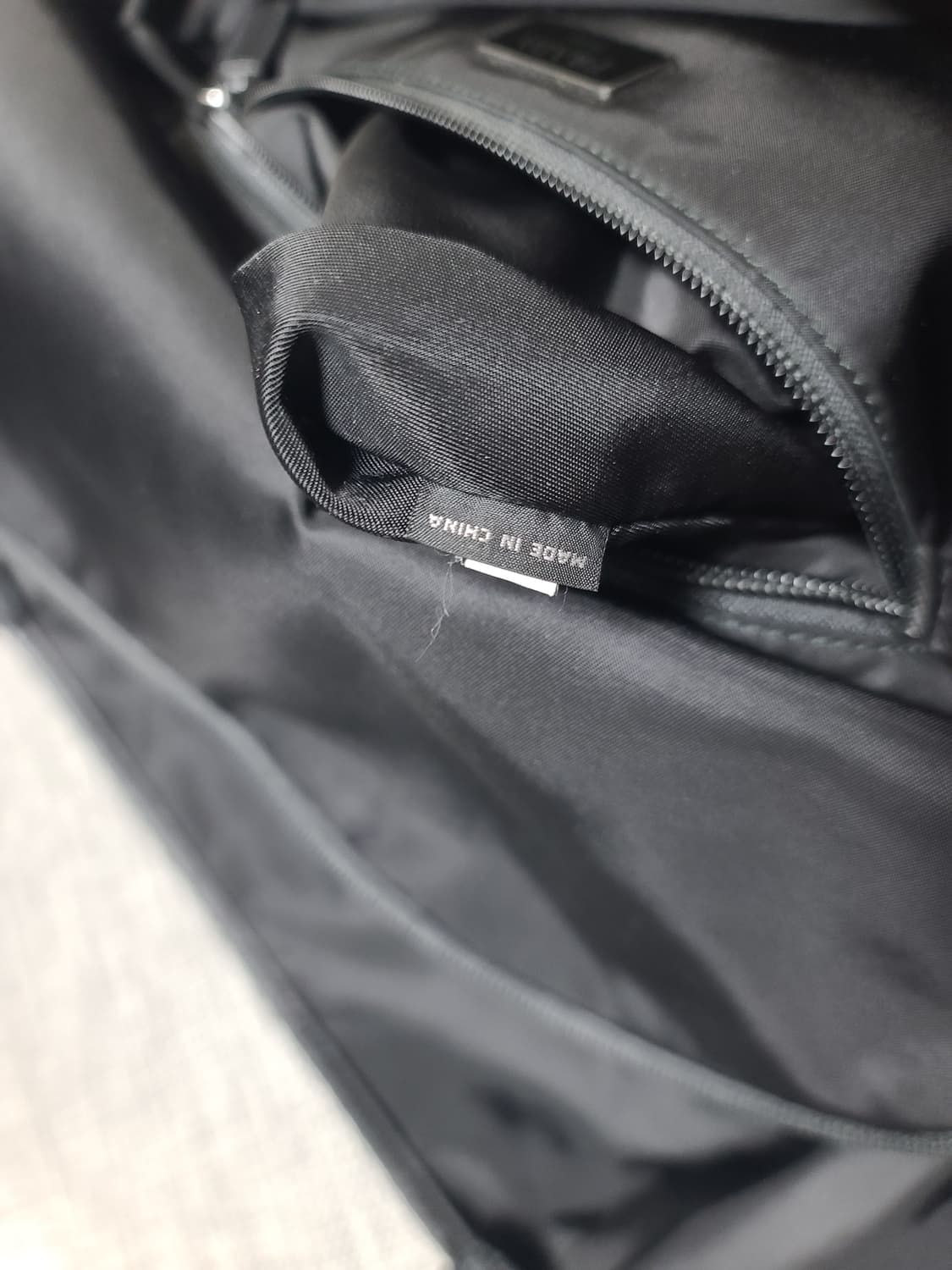 프라다 바이커백 라지 2vh991 메신저백 크로스백 상품이미지6