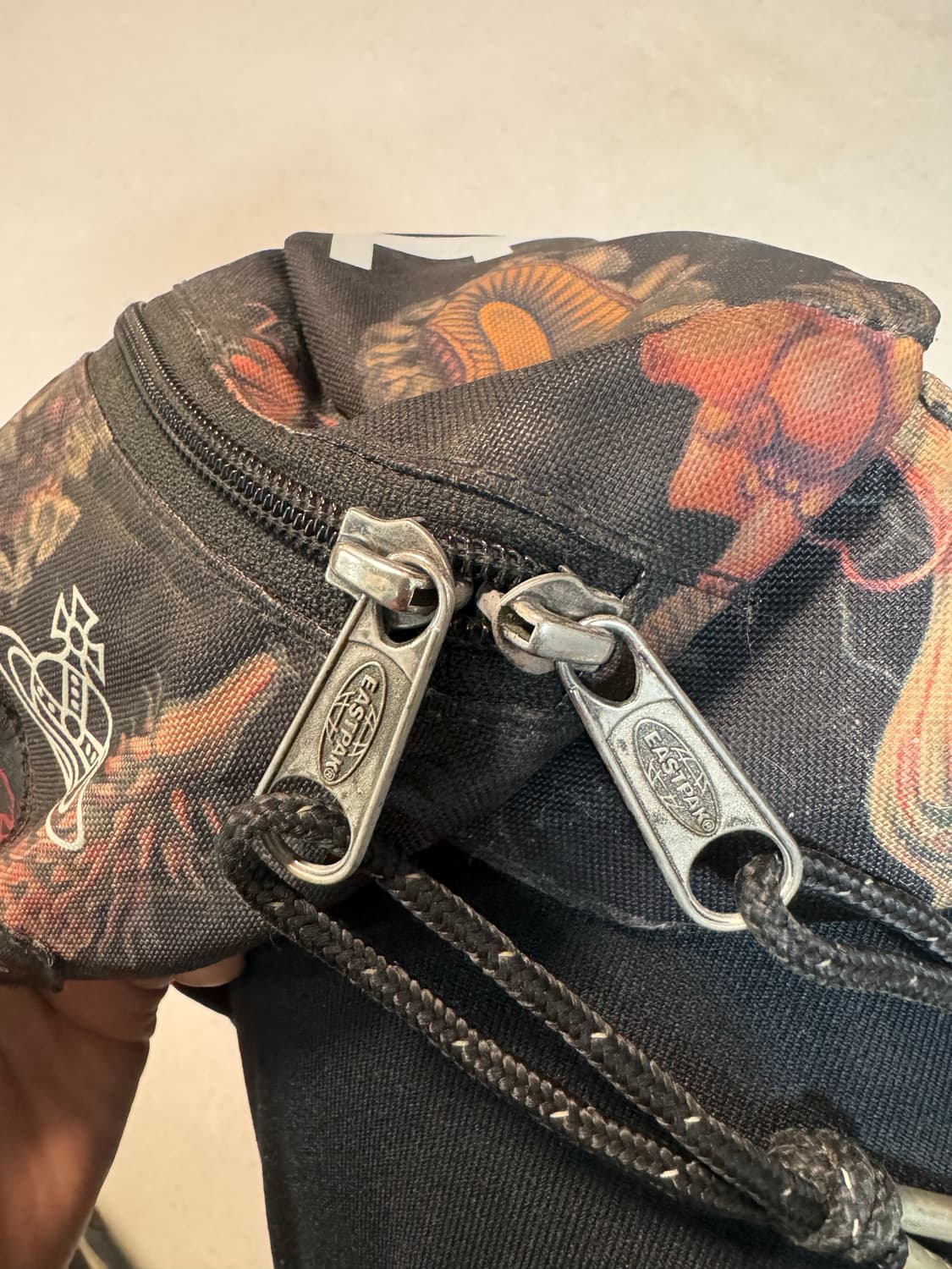 이스트팩 x 비비안웨스트우드 웨이스트백 상품이미지2