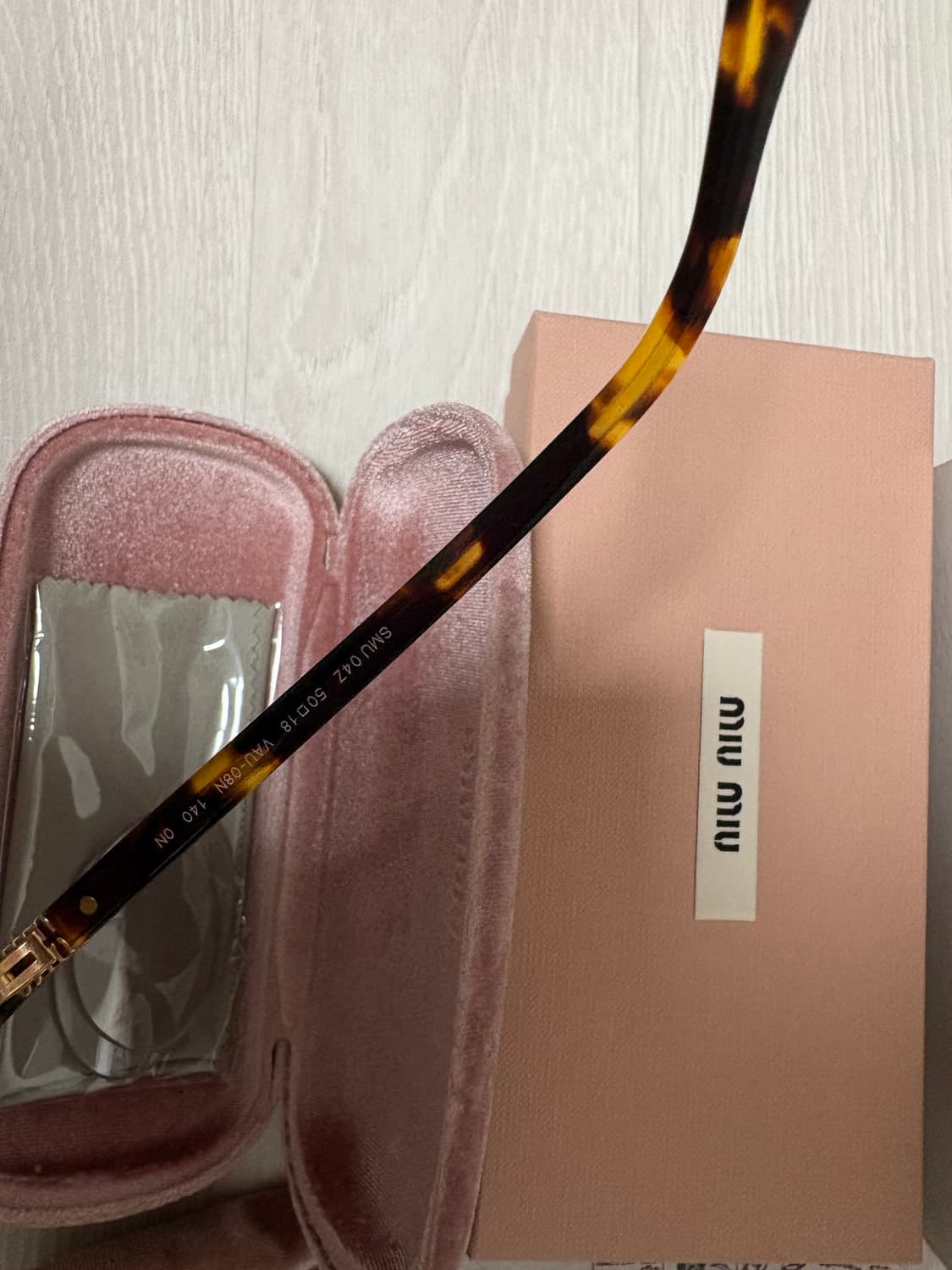 미우미우 리가드 스탠다드핏 상품이미지3