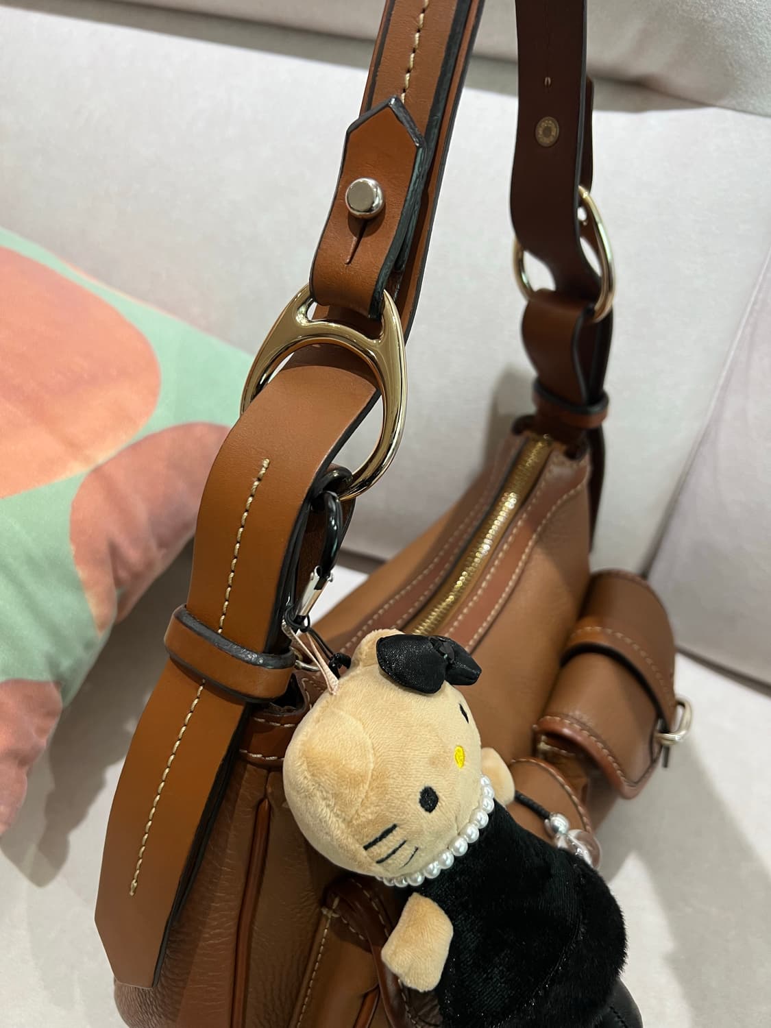 정품 투포켓 가죽숄더백 y2k 카멜브라운 코치 셀린 느낌 키링포함 상품이미지8