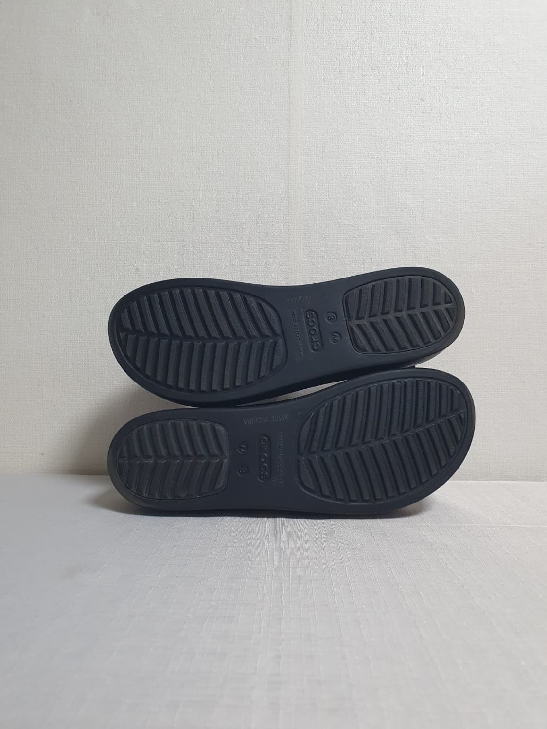 250mm 크록스 브루클린 로우 웨지 샌들 블랙 상품이미지8