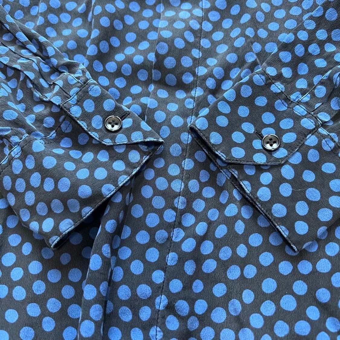[BTS 지민님 착용] 생로랑 22ss 크러페 블루 폴카닷 셔츠 상품이미지7