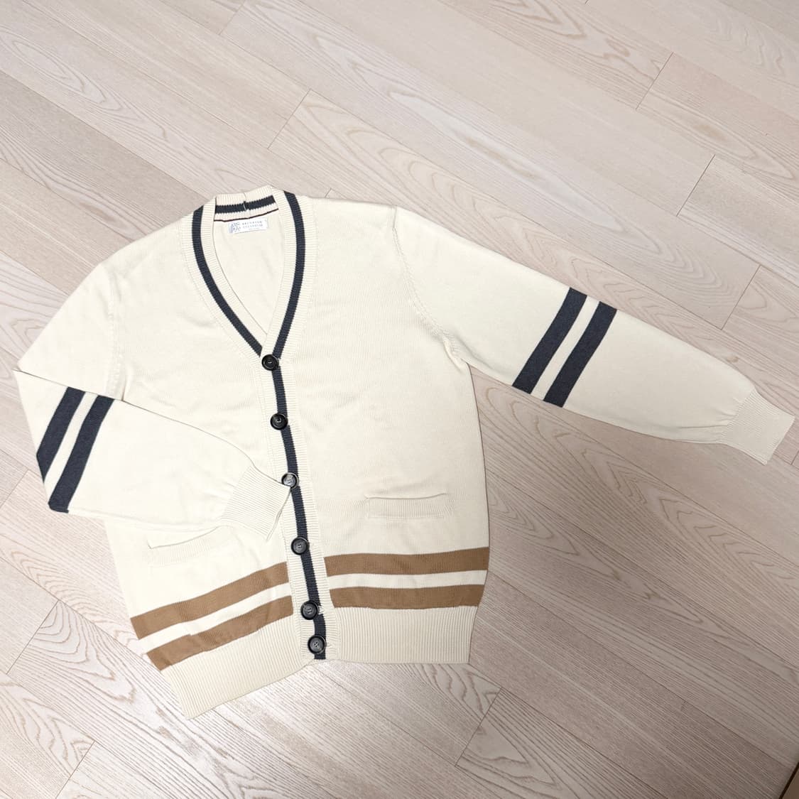 브루넬로 쿠치넬리 / 배색 가디건 / 50 (국내 105)  상품이미지3