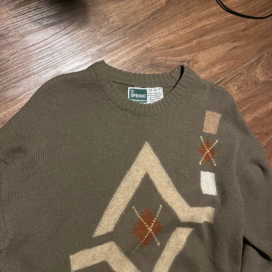 셔틀랜드 울 100% 자카드 니트 스웨터 상품이미지3