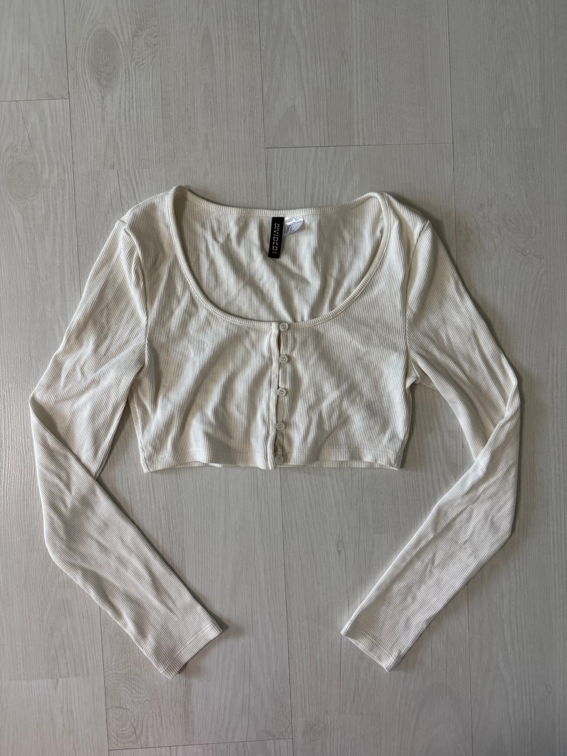 H&M 디바이디드 크롭 가디건 상품이미지1