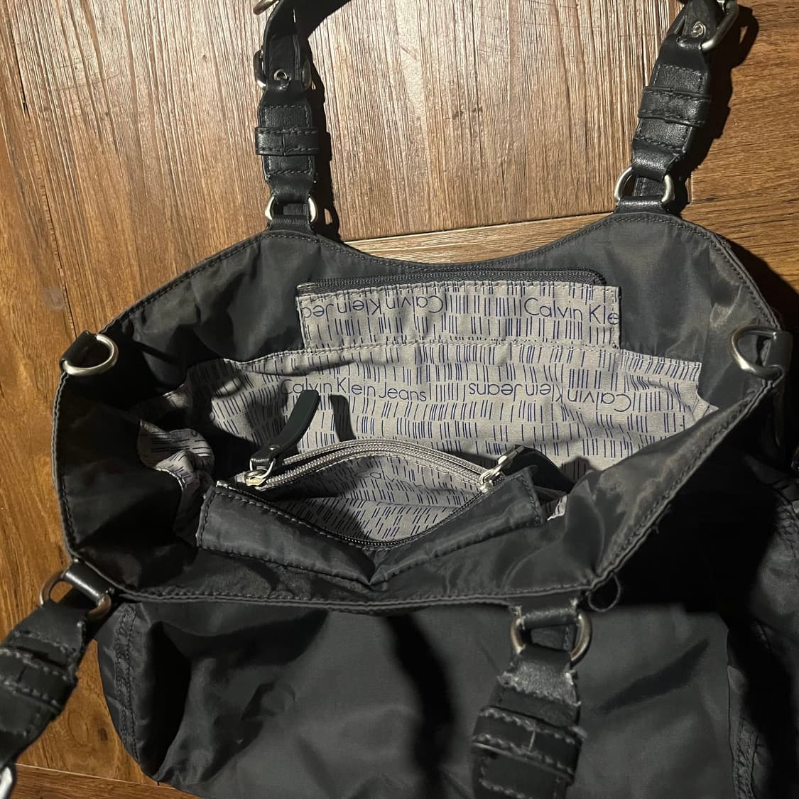 CALVIN KLEIN LEATHER STRAP TOTE BAG 상품이미지8