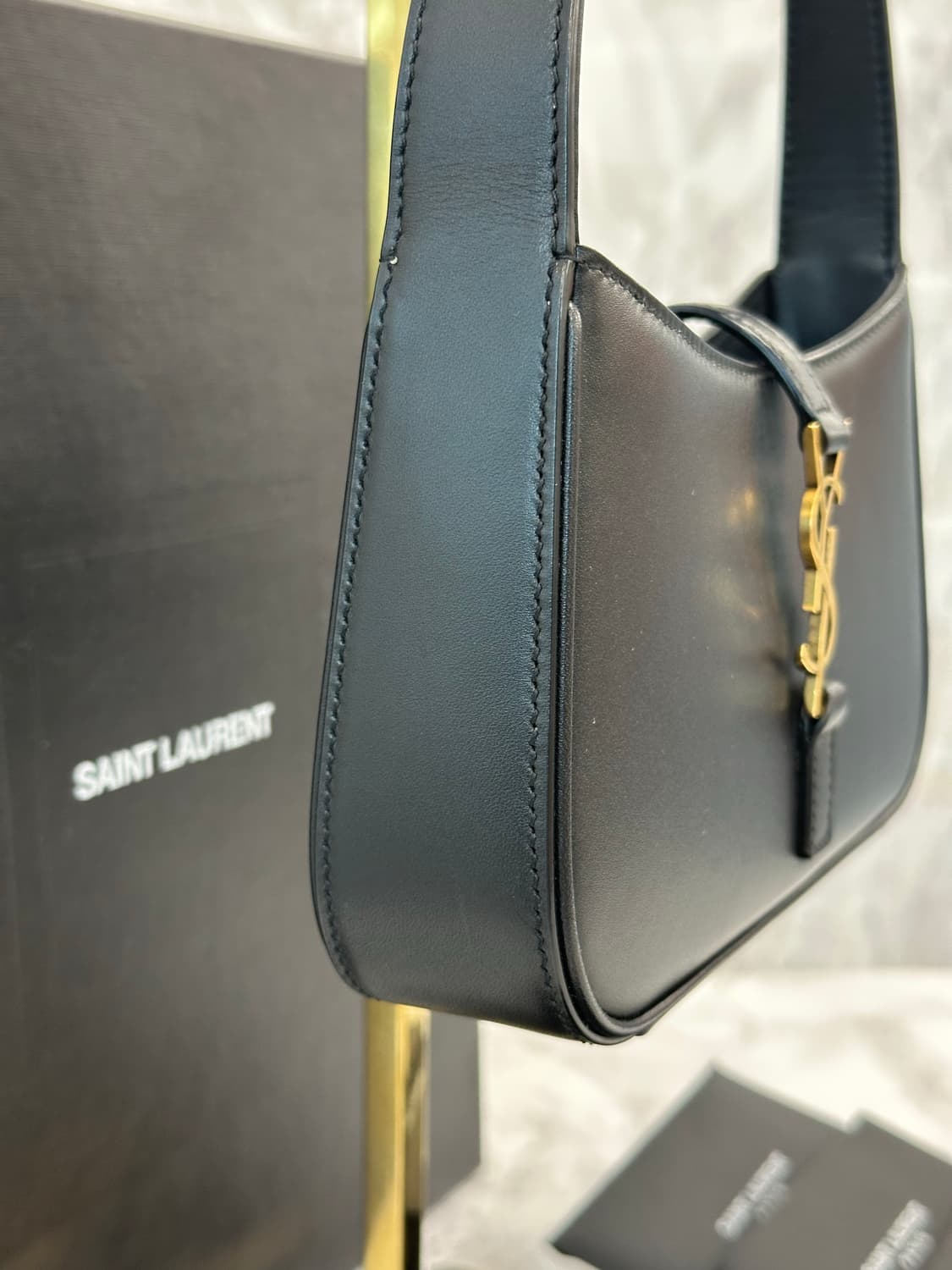 생로랑 le 5 a 7 스몰 호보백 상품이미지5