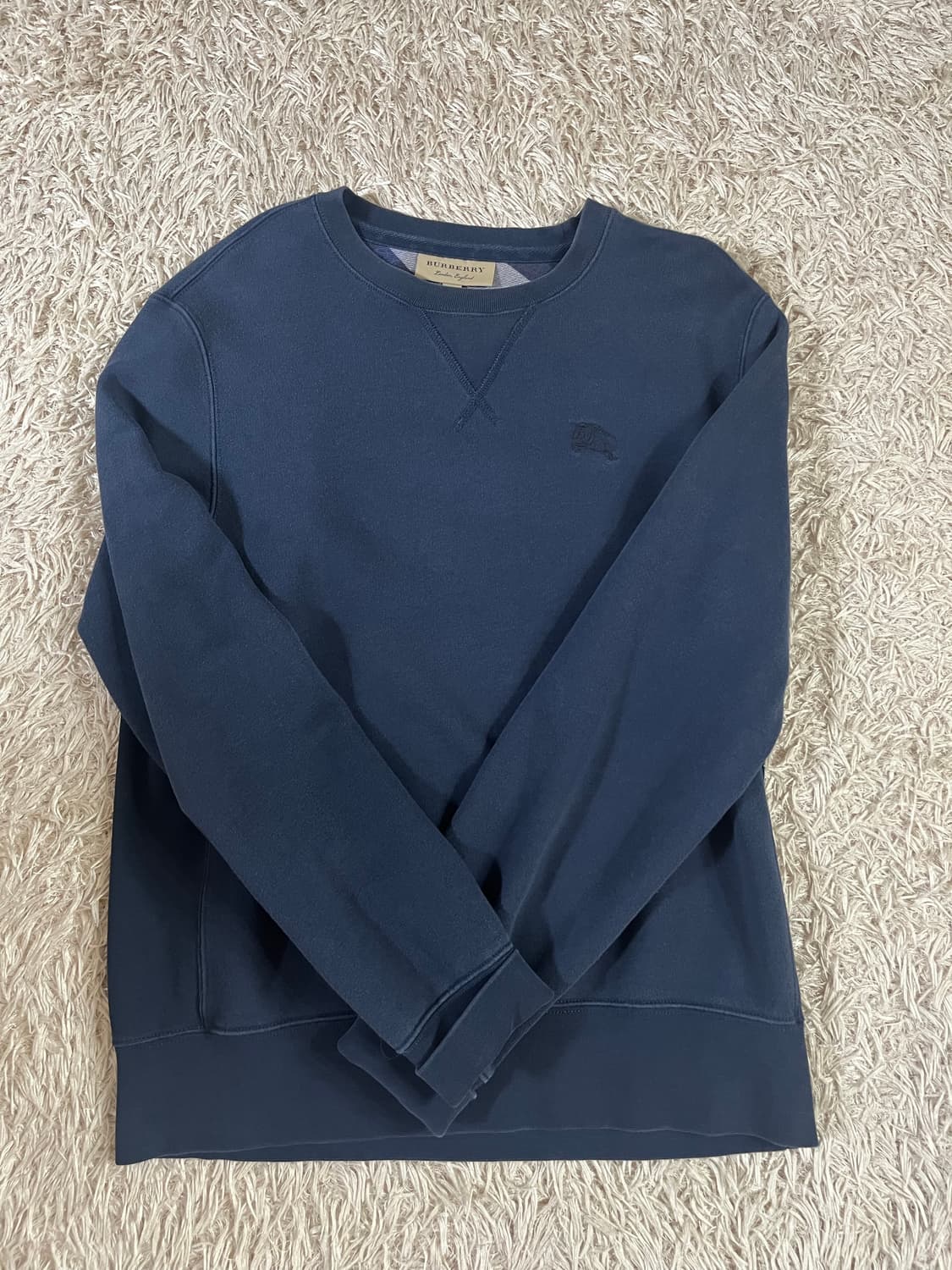 버버리 네이비 맨투맨 티셔츠 상품이미지1