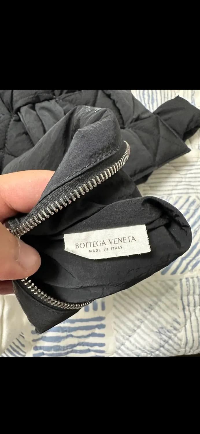 보테가베네타 패디드 카세트백 상품이미지4