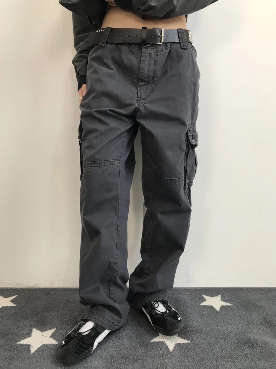 Old Navy Cargo Pants Charcoal 상품이미지1