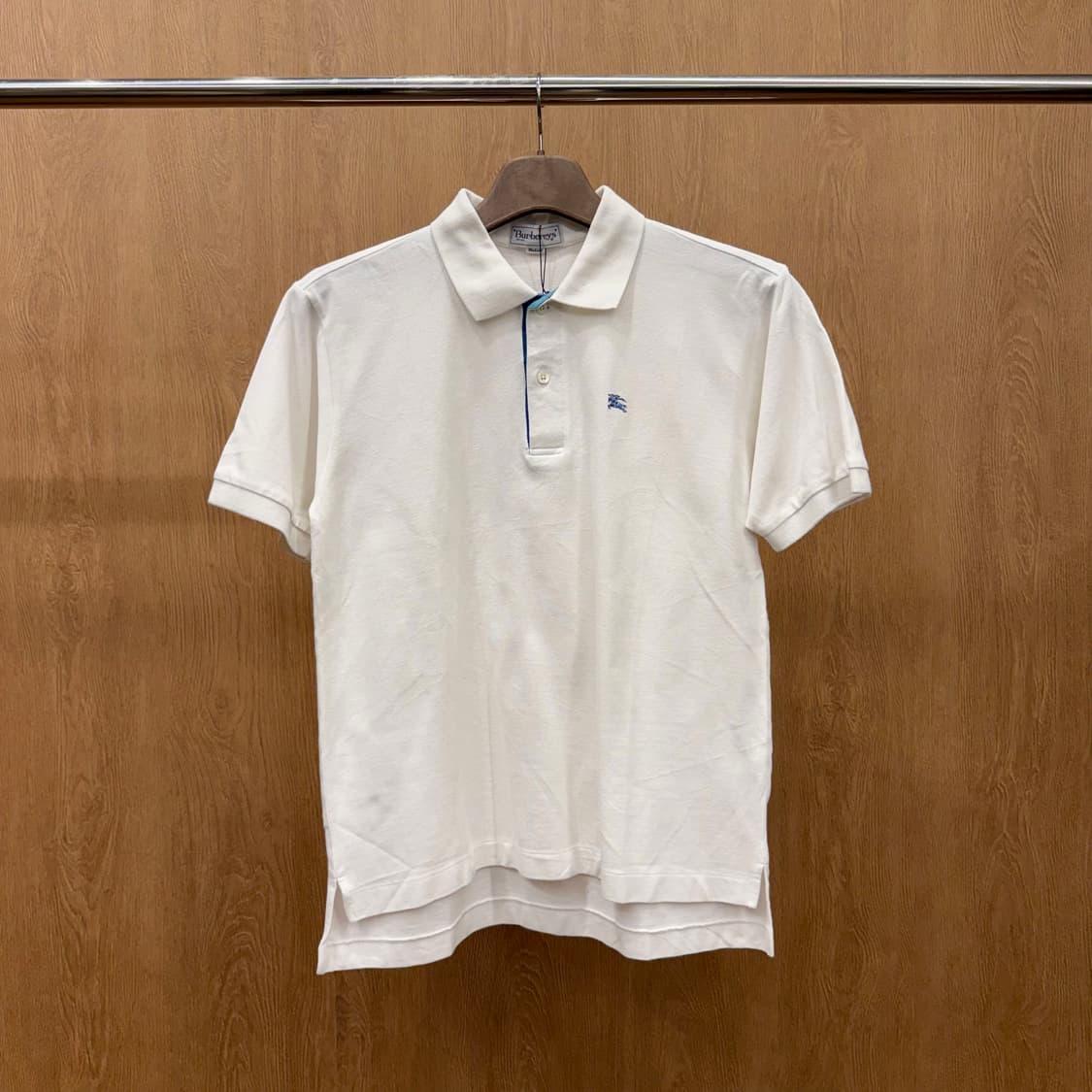 버버리 브릿 자수 로고 카라 반팔 피케 티셔츠 레귤러핏 화이트 상품이미지2
