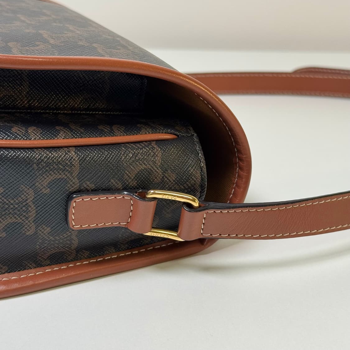 [정품]셀린느 트리옹프 폴코백 미디움 탄/숄더백 상품이미지5