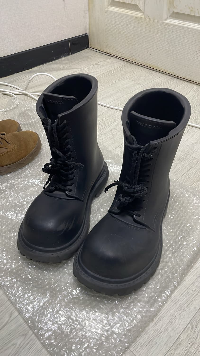 발렌시아가 스테로이드 부츠 42size 상품이미지1