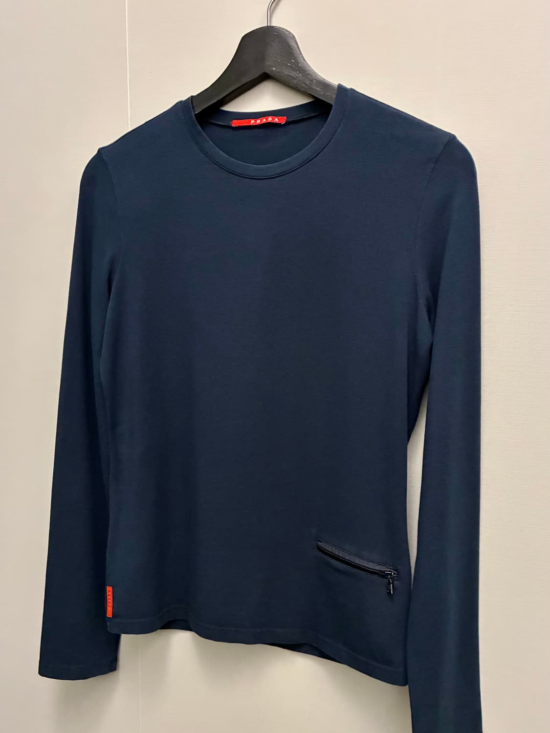 (S~M)PRADA 프라다 레드탭 테크니컬 포켓 롱슬리브 티셔츠 상품이미지3