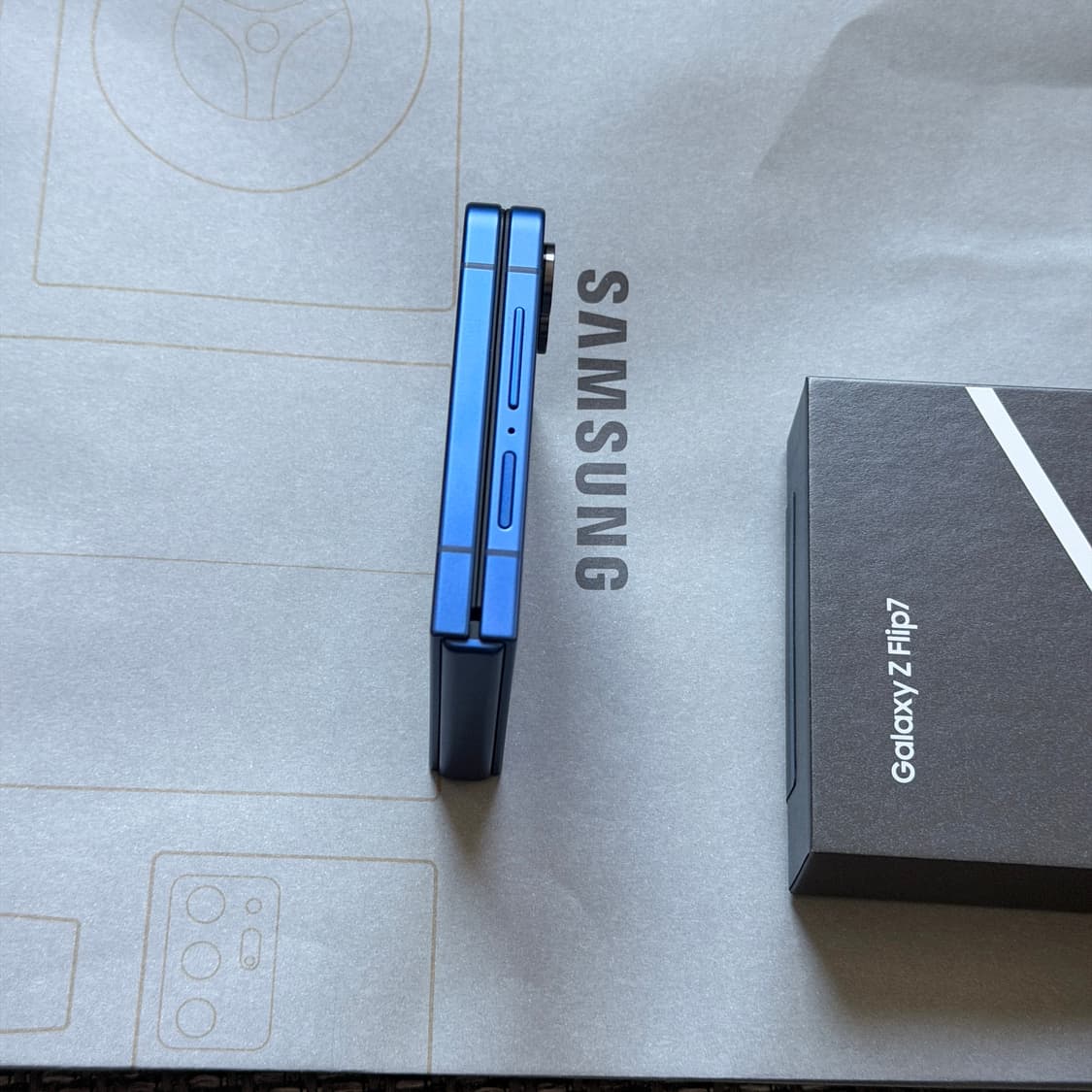 삼성 갤럭시 Z플립7 256GB 풀박스 상품이미지8