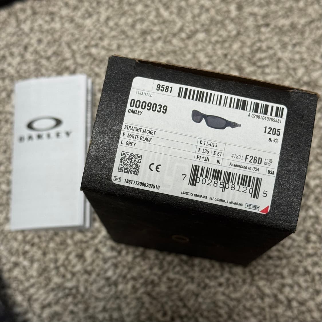 오클리 스트레이트자켓 블랙 OO9039 상품이미지5