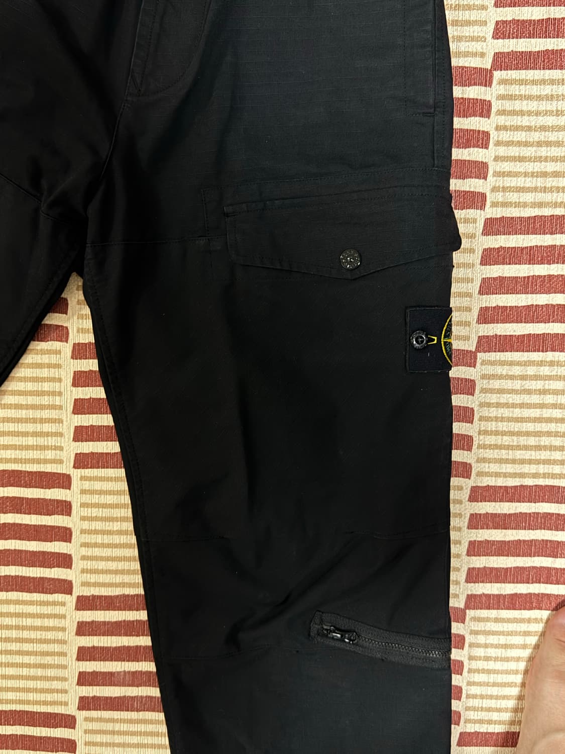 스톤아일랜드 23fw 루즈핏 카고팬츠 상품이미지3