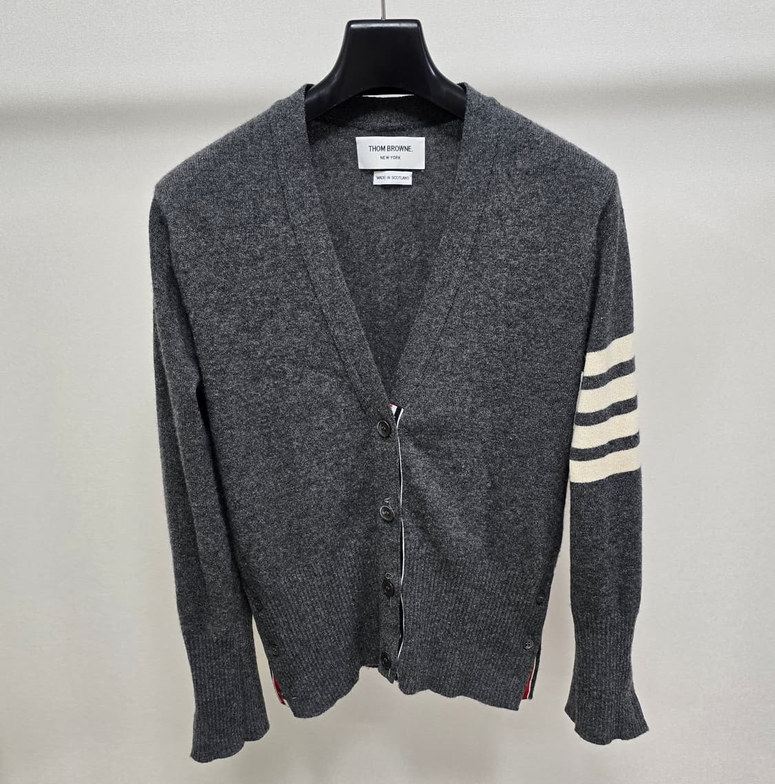 톰브라운 사선 완장 캐시미어 여성 가디건 44사이즈 판매 상품이미지1