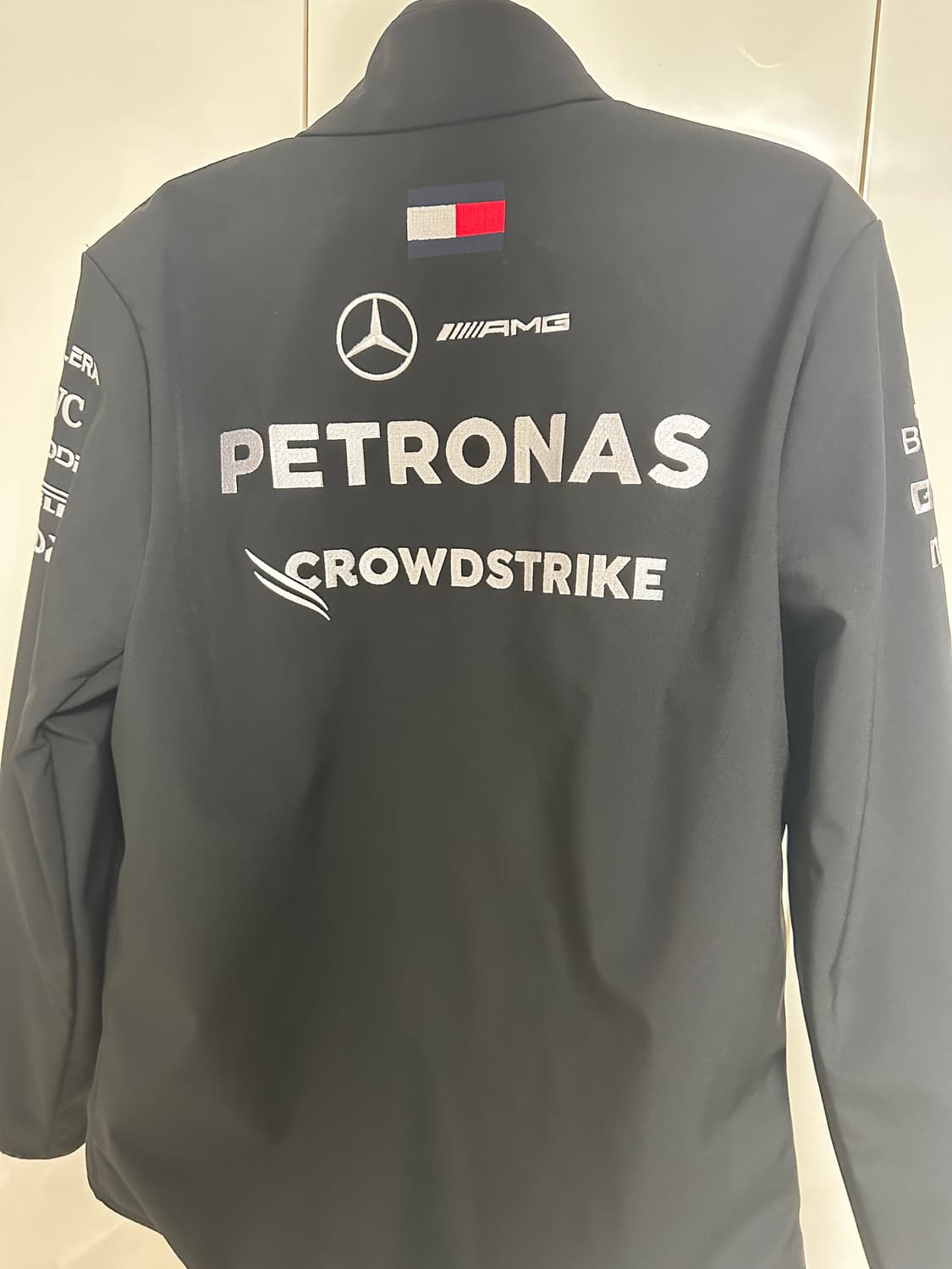 F1 메르세데스팀 2024 소프트쉘 자켓 상품이미지3