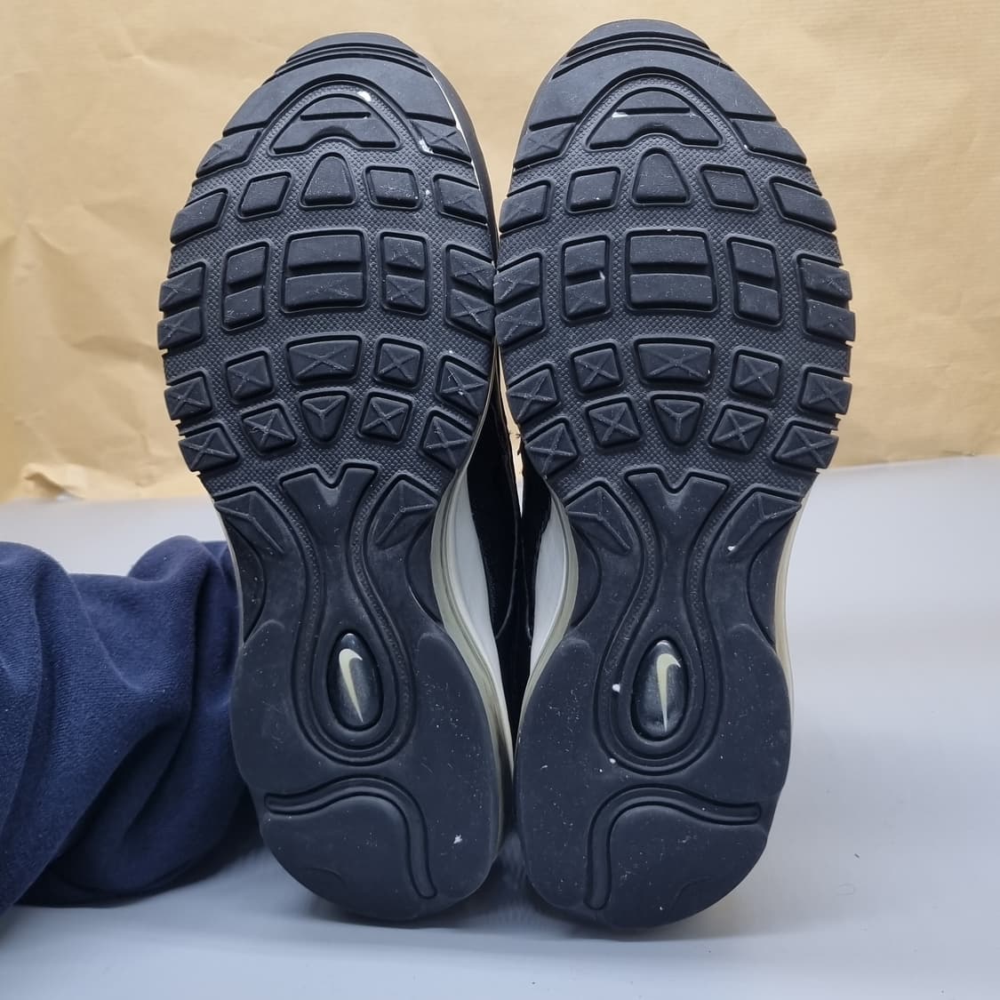 나이키 에어맥스97 블랙 운동화245  상품이미지3