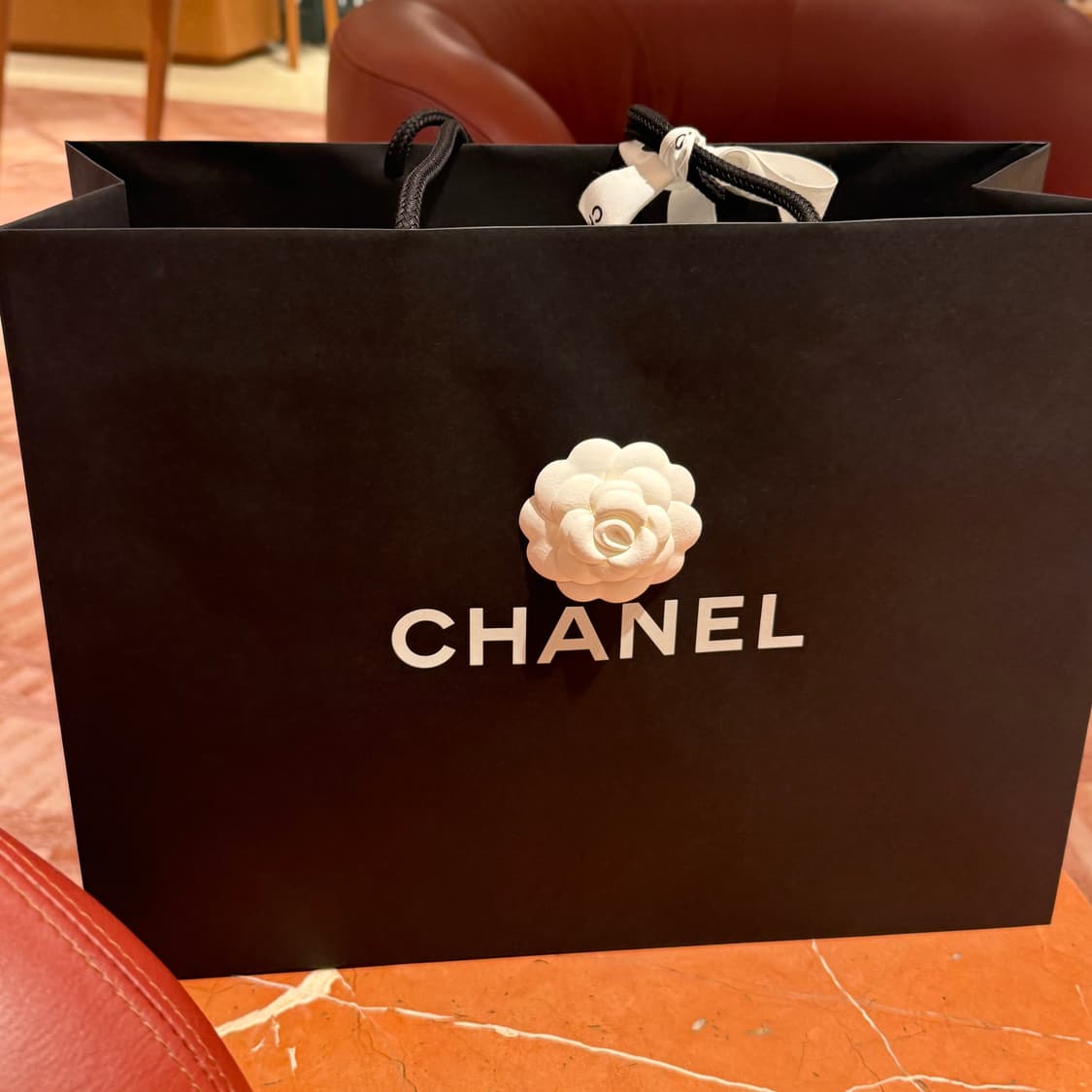 [새상품]샤넬 26p스니커즈 37.5 화이트 정가이하 상품이미지4