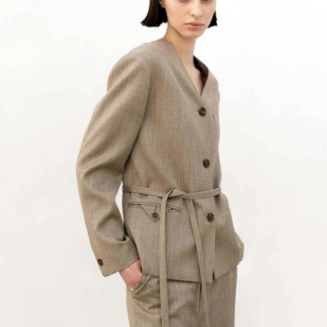 아바몰리(AVAMOLLI) 린넨 헤링본 투버튼 자켓 55-66 상품이미지3