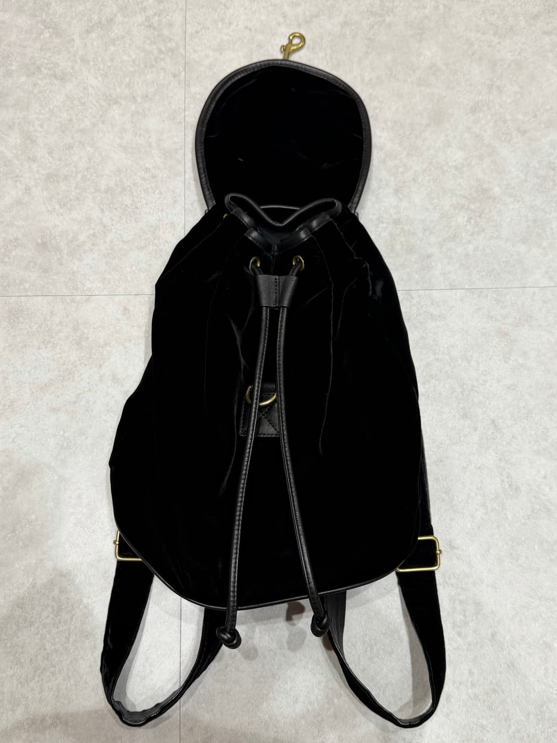 더바넷 벨벳 백팩 상품이미지3